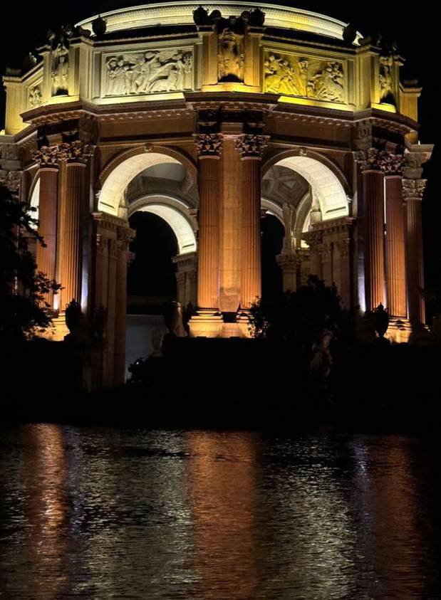 The Palace of Fine Arts in San Francisco at night